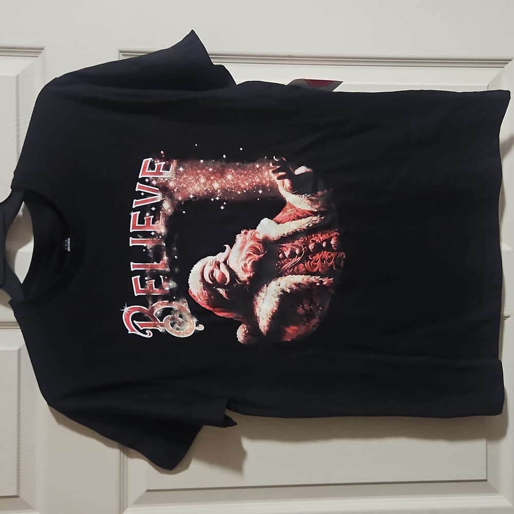 HOLIDAY TIME SANTA BELIEVE TEE: BLACK: NEW WITH TAGS: SIZE M